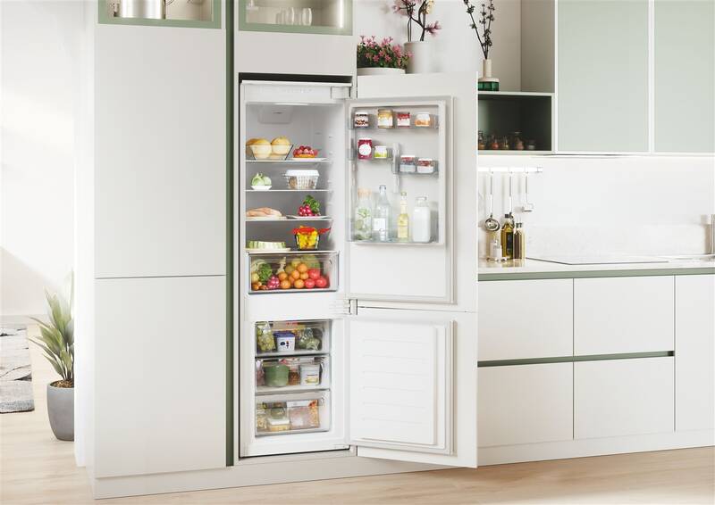 Vestavná kombi chladnička CANDY CBL3518E